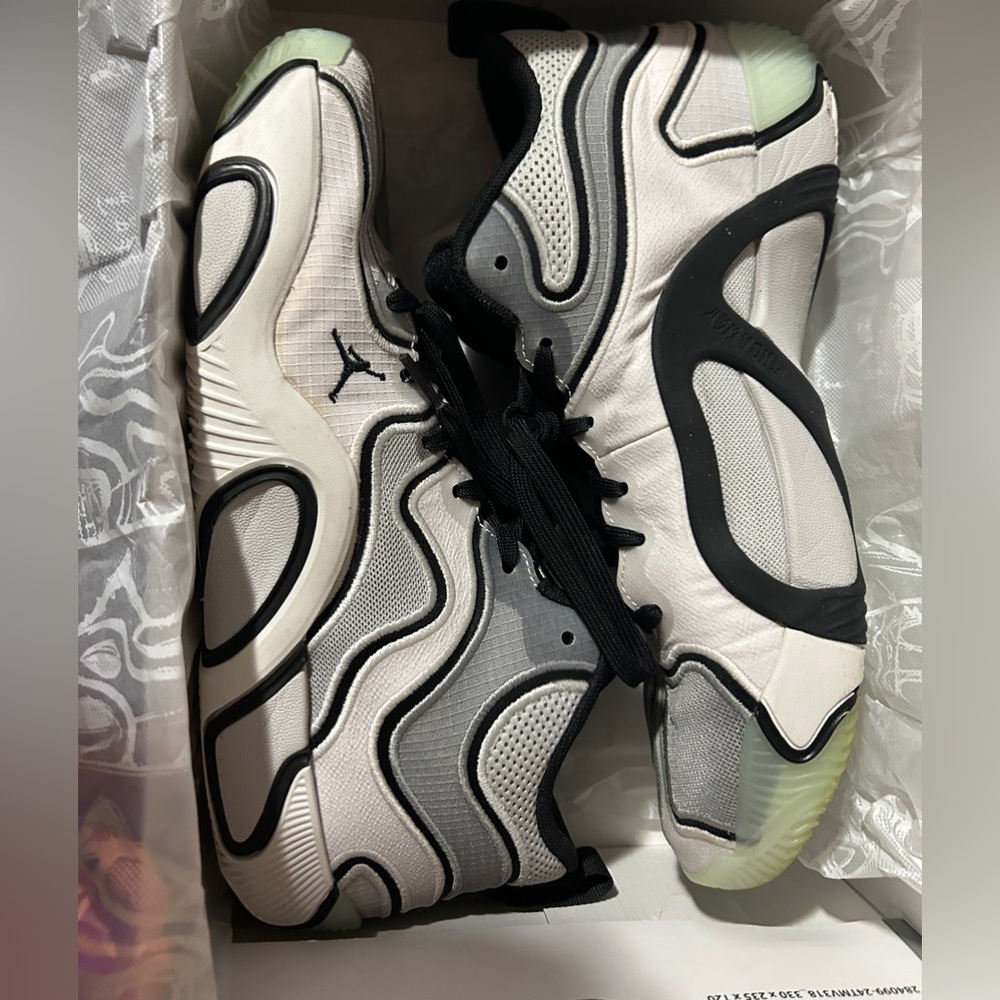 Jayson Tatum 3s “Zen” men’s size 9.5 basketball shoes